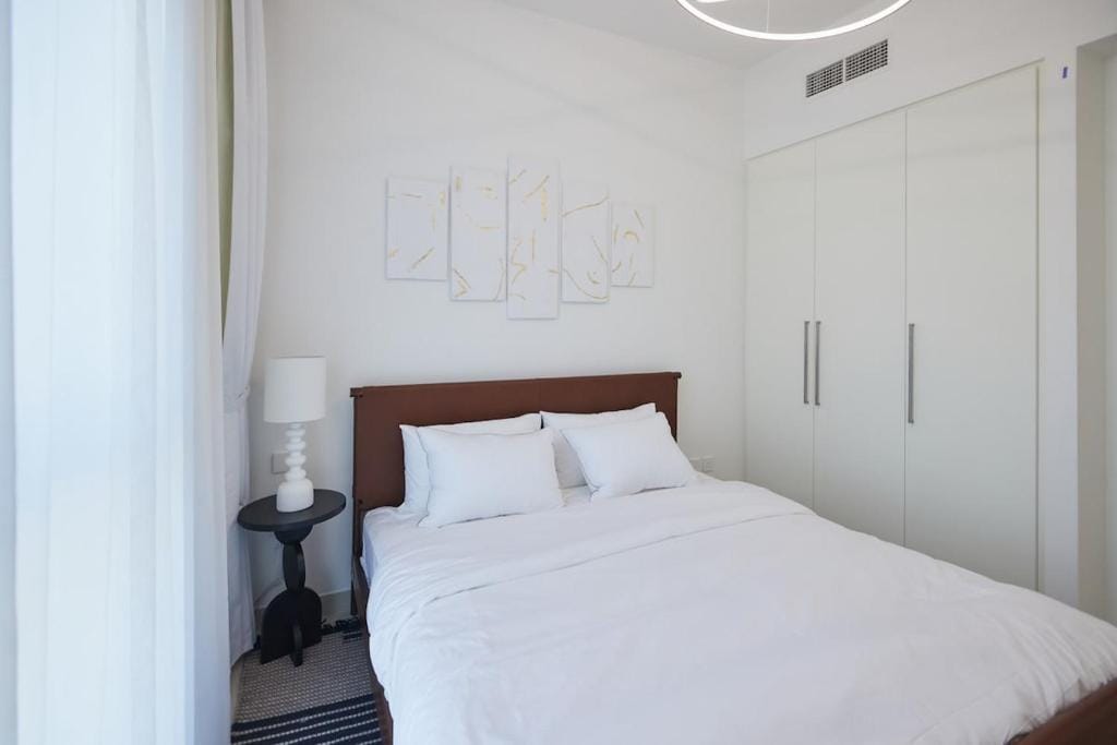 Bathroom — Premium 1BR